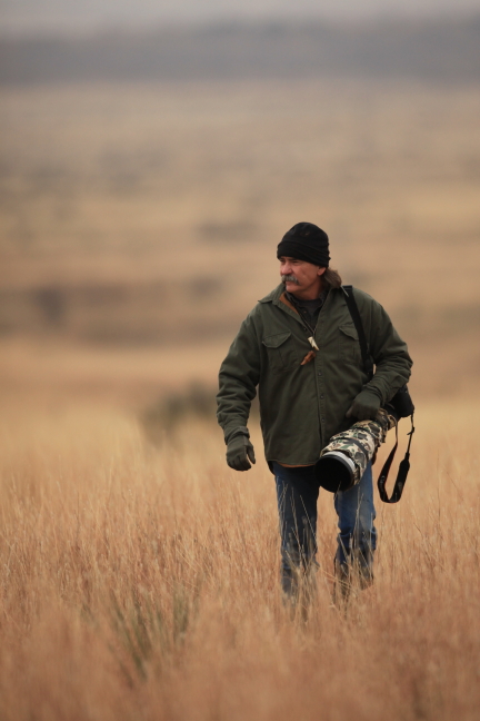 Photographing coyotes in big ranch country. Photo by Dr. Darrell Franks